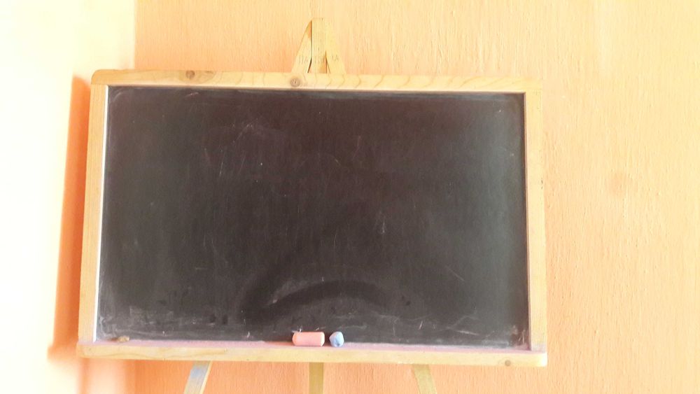 Дошка для письма і малювання, мольберт