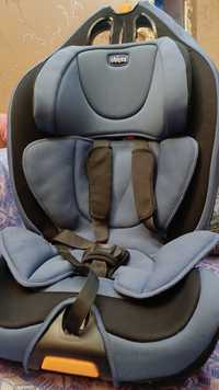Автомобільне крісло Chicco universal Gro-up 1/2/3 9-36кг 1≈12р