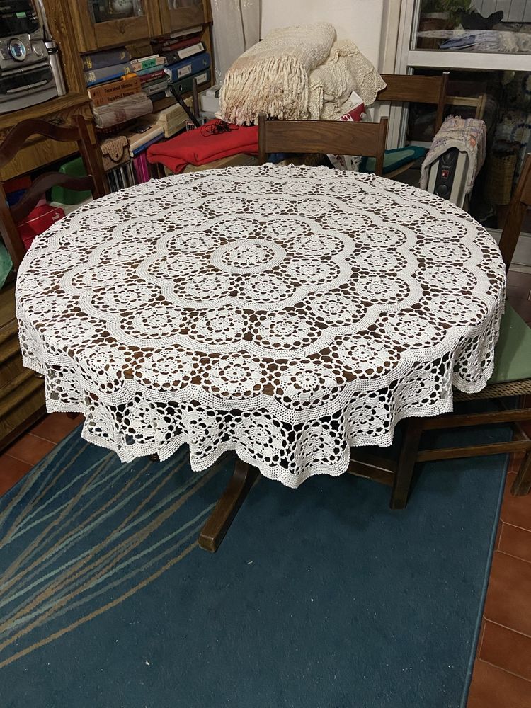 2 Toalhas de mesa novas de renda crochet