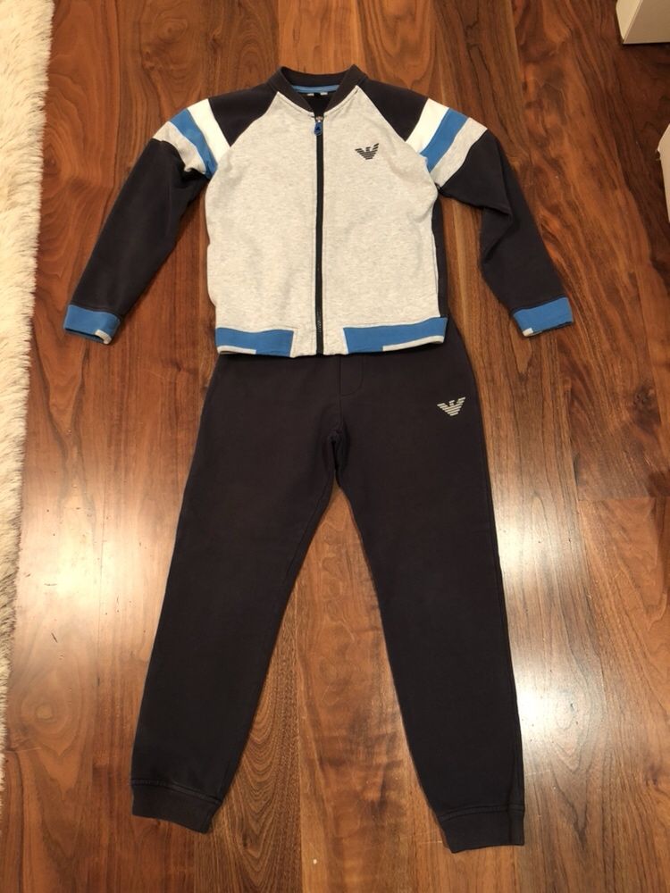 Продам Детский костюм Armani junior