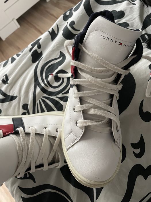 Sneakersy TOMMY HILFIGER - HIgh Top Lace-Up Sneaker White 36