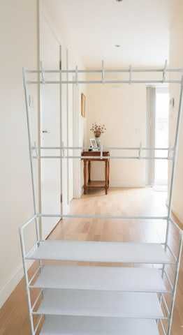 Стійка-вішалка з гачками для одягу та 4 полиці для взуття металева