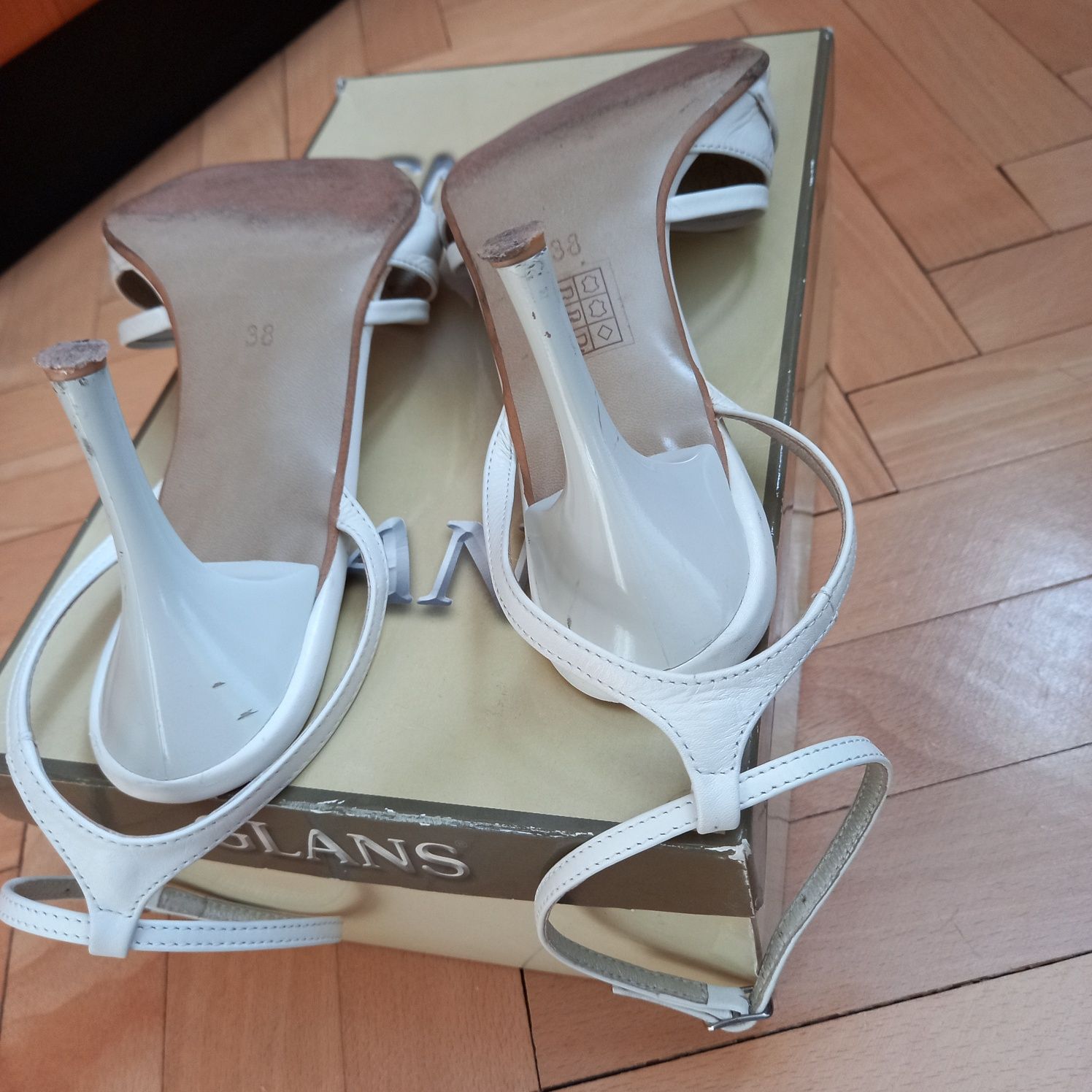 Buty damskie skórzane r 38 firmy Glans
