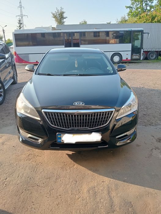 Автомобіль седан