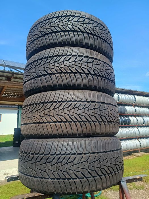 Opony zimowe Hankook 235/40R18 z 2022r