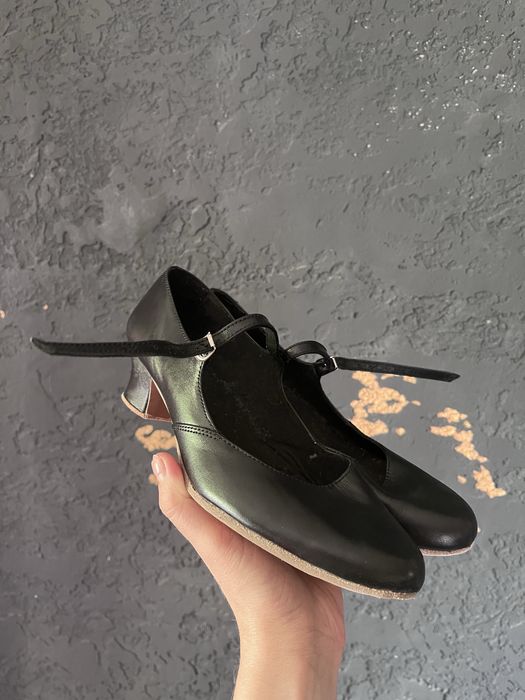 Танцювальні народні туфлі