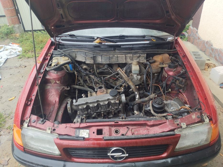 Опель Астра ф 1.6