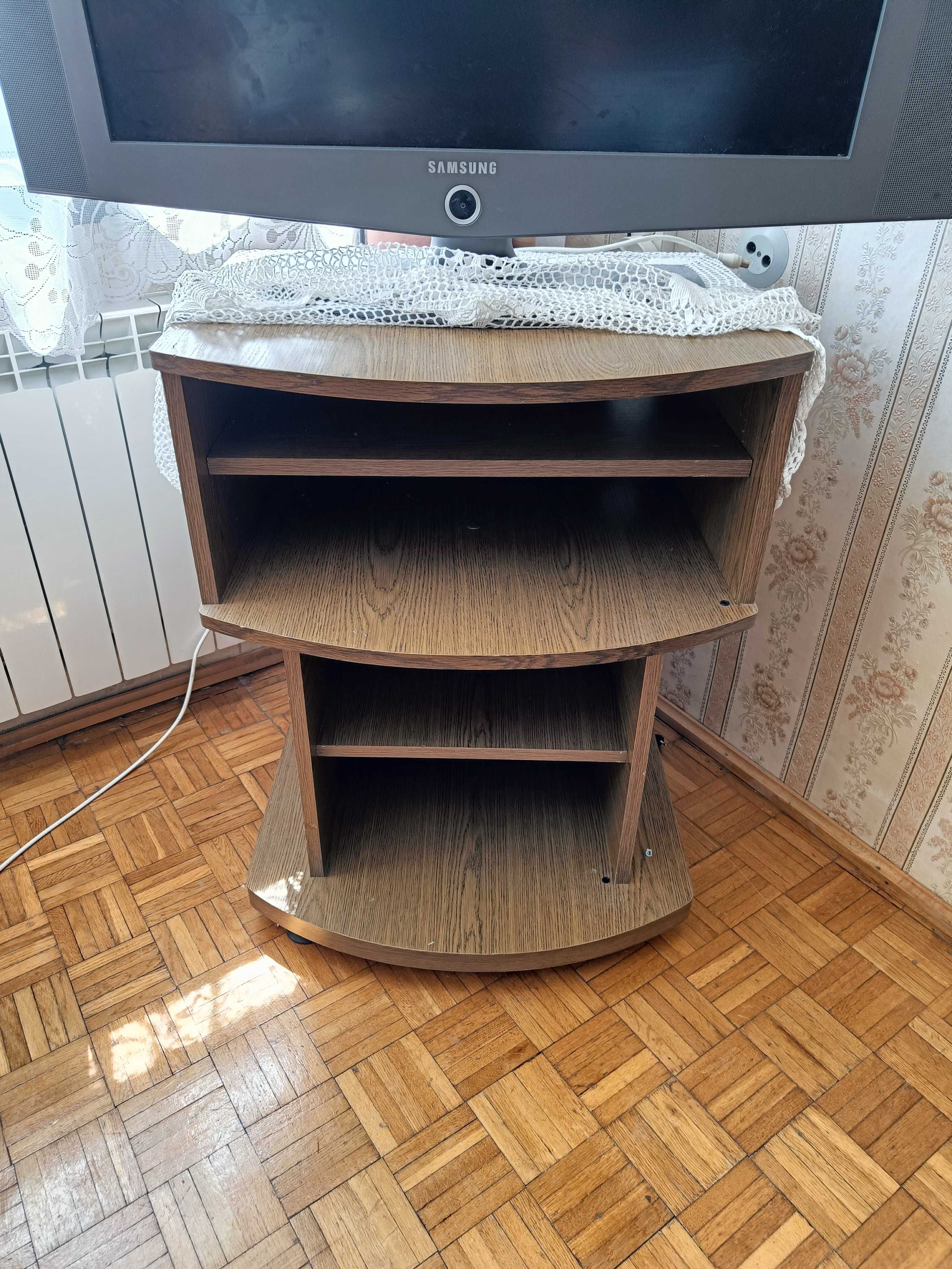 Stolik pod telewizor
