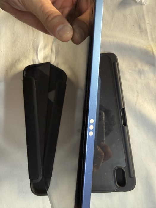 Apple iPad 11'' 2025 - Wi-Fi - Azul e pencil usb