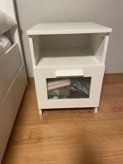 szafka nocna przeszklona