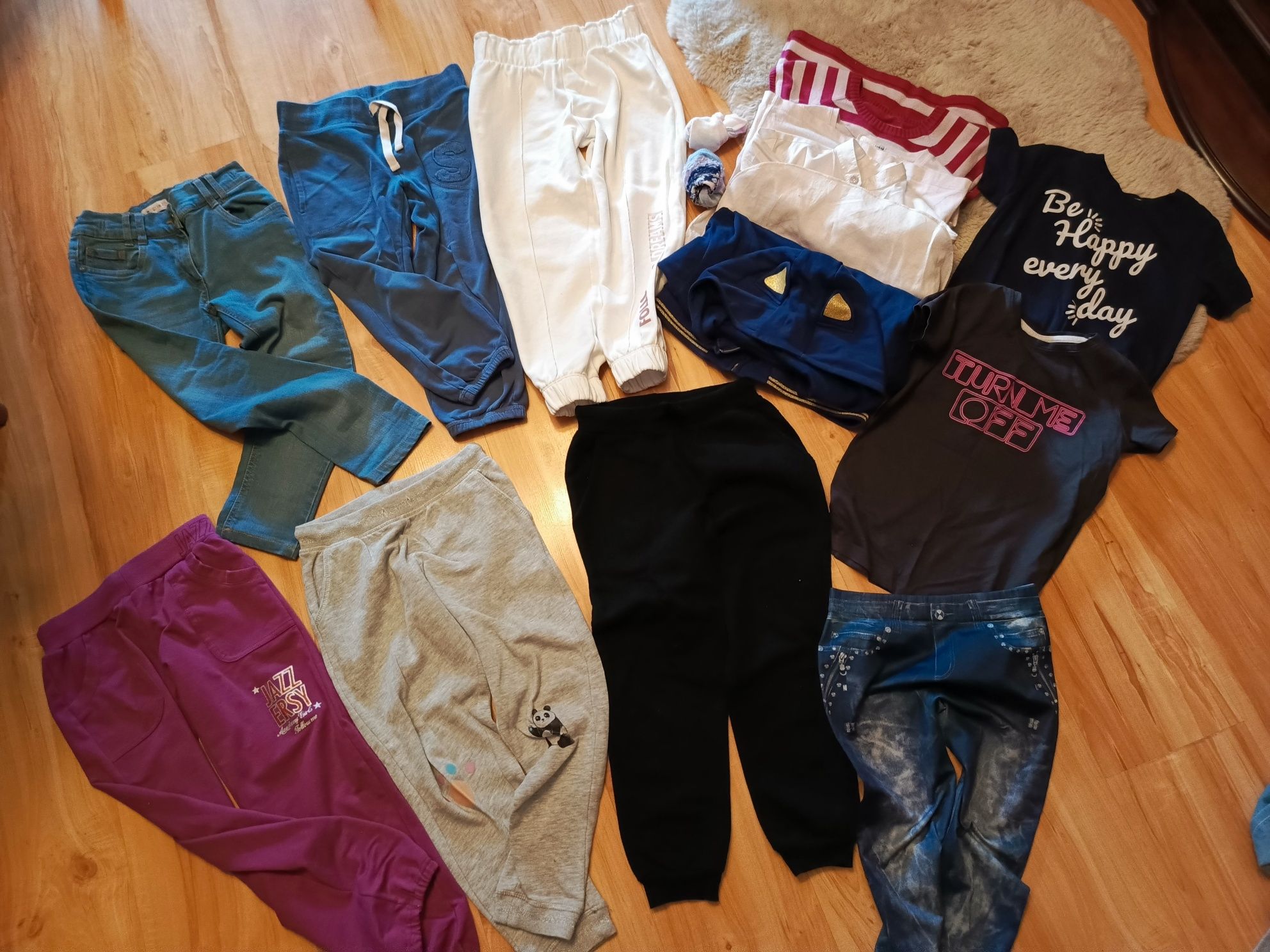 Paka: bluza, bluzki, spodnie jeansowe i dresowe dla dziewczynki