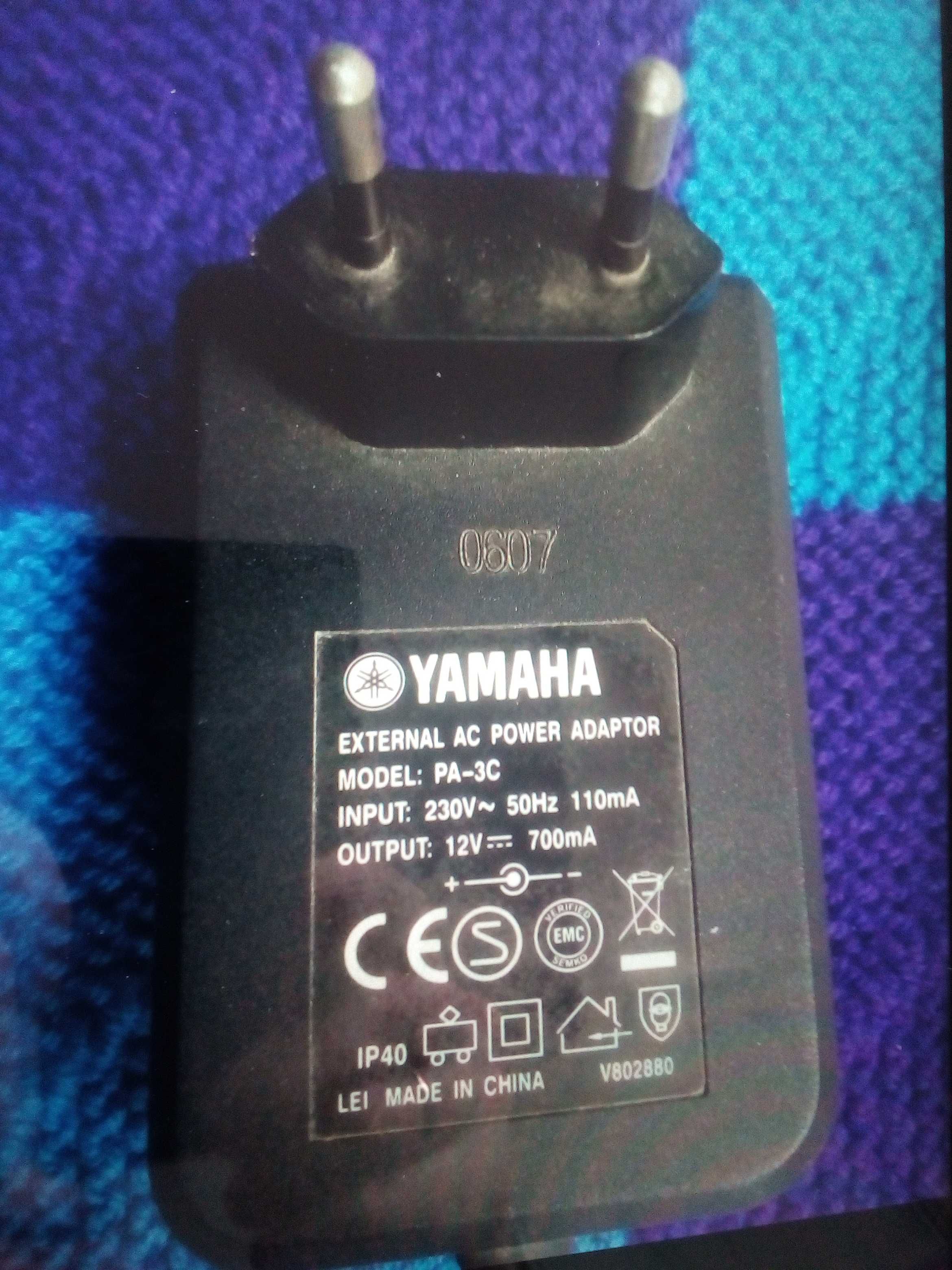 Синтезатор Yamaha E 403