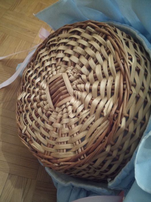 Cesto verga bebé para doar