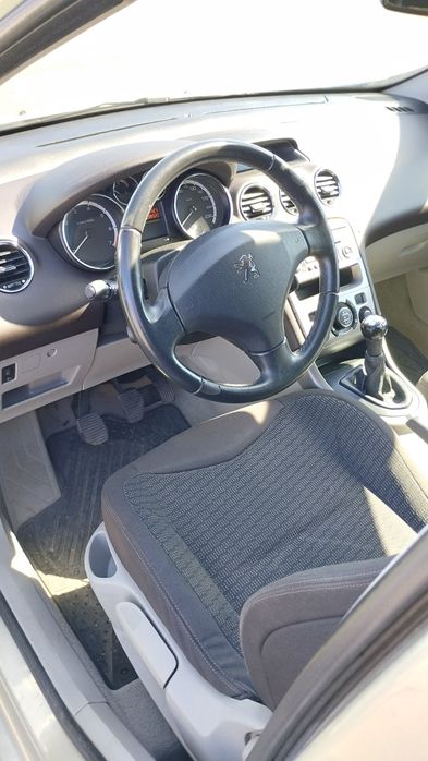 Авто PEUGEOT 308