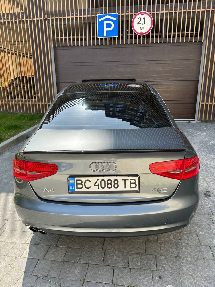 Audi A4 B8 2012р Рест!
