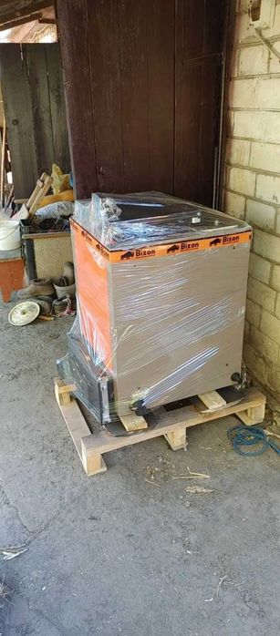 Котел Бокова загрузка, твердопаливний, Бізон, з плитою, сталь 5мм