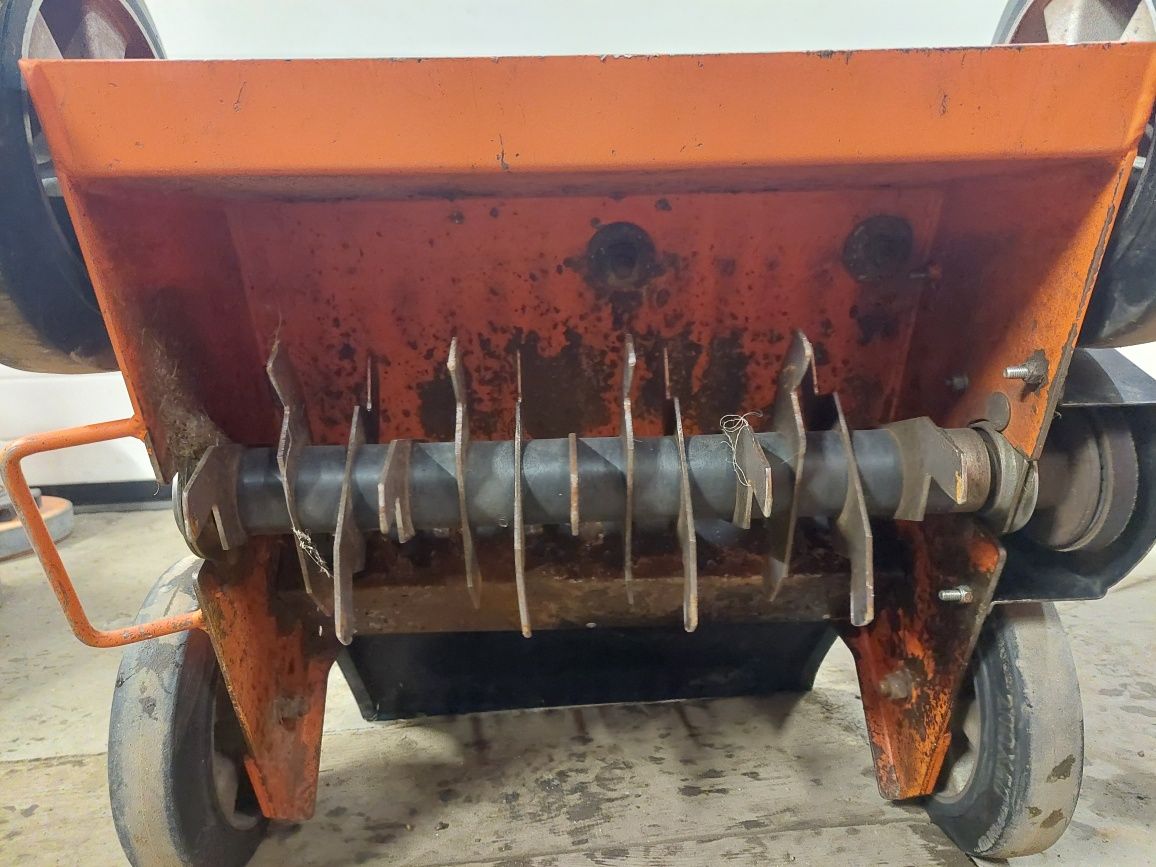 Wertykulator spalinowy Eliet E 401
