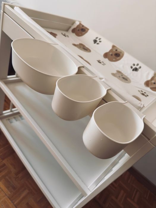 Sprzedam komodę–przewijak w bardzo dobrym stanie.