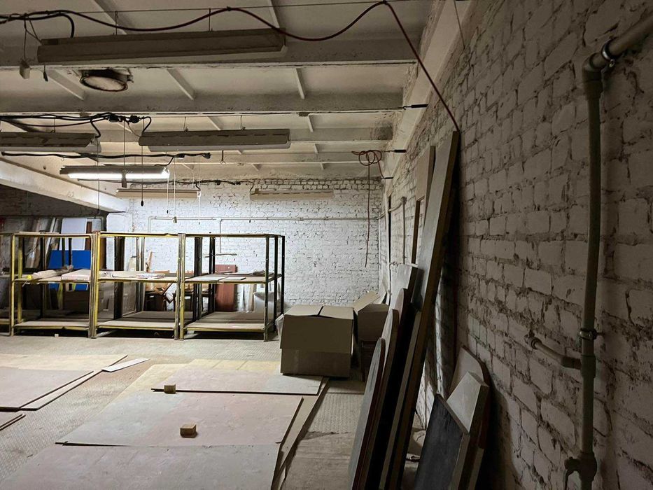 Оренда великого складського приміщення, вул. М.Краснова