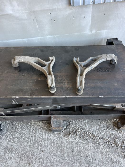 Toureg рычаги нижние перед