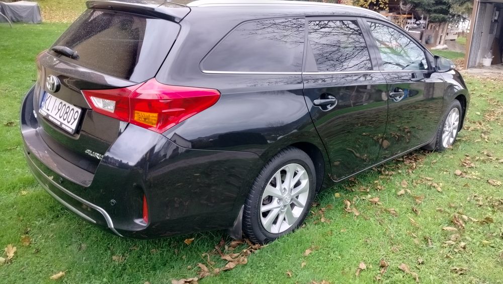Toyota Auris kombi