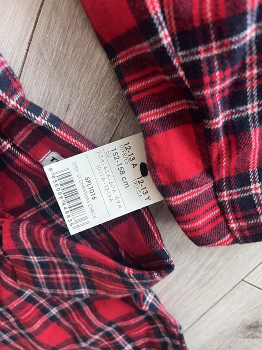 Piżama dziecięca w czerwoną kratkę 158