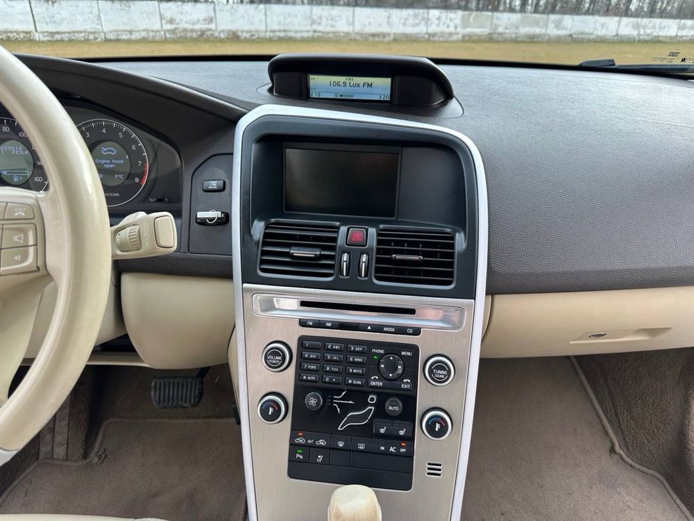 Продам Volvo xc60  2011
