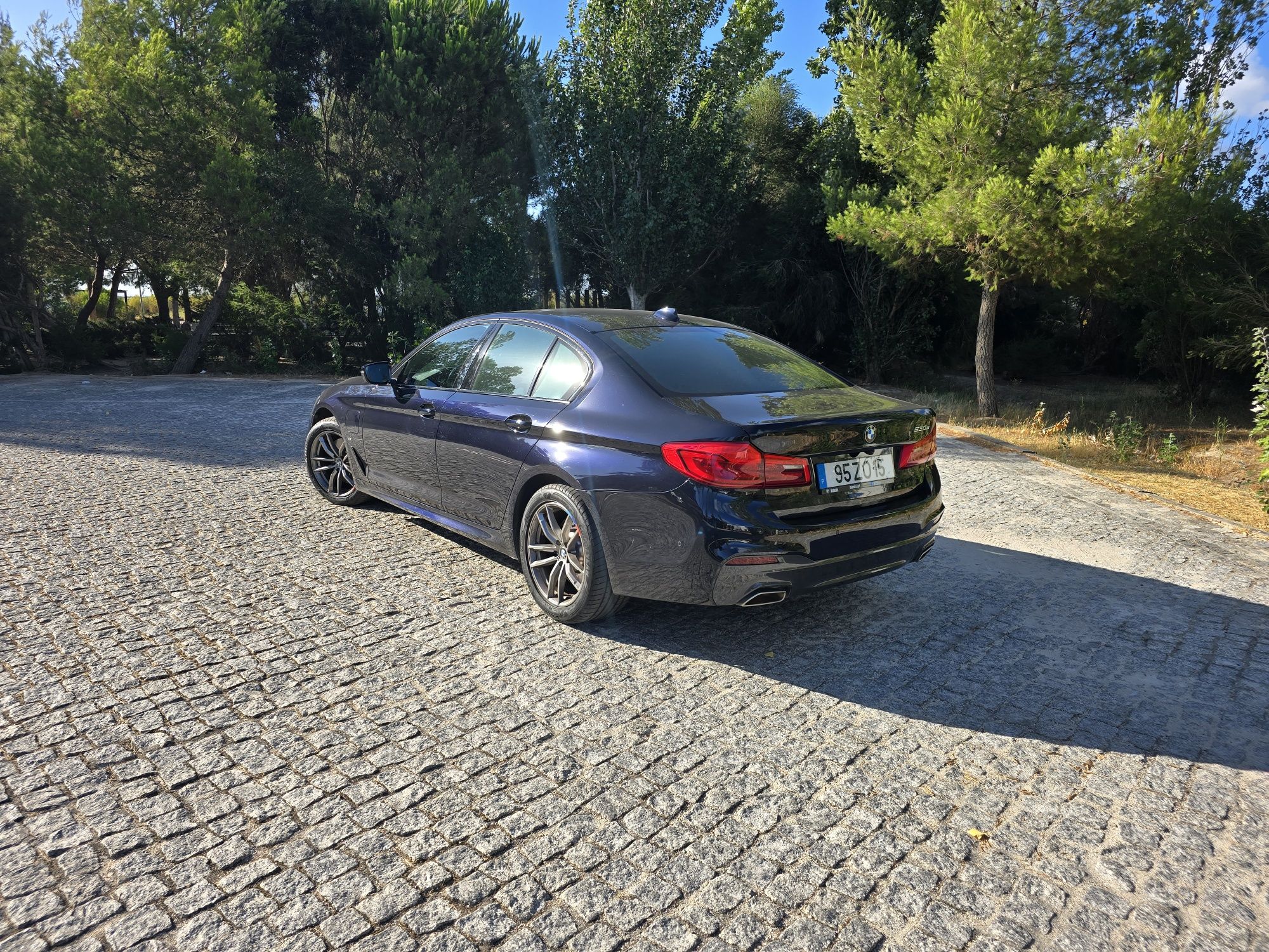 BMW 530E Performance Pack M - Nacional e pouco kms - Iva não dedutível