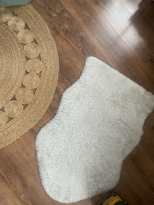 Dywanik futerko białe