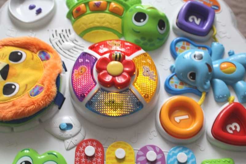 Stolik interaktywny z 20 melodiami firmy Vtech