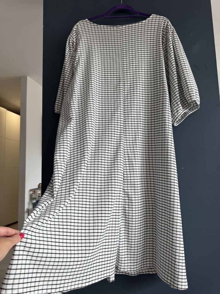 Biała sukienka w kratkę midi długa luźna oversize