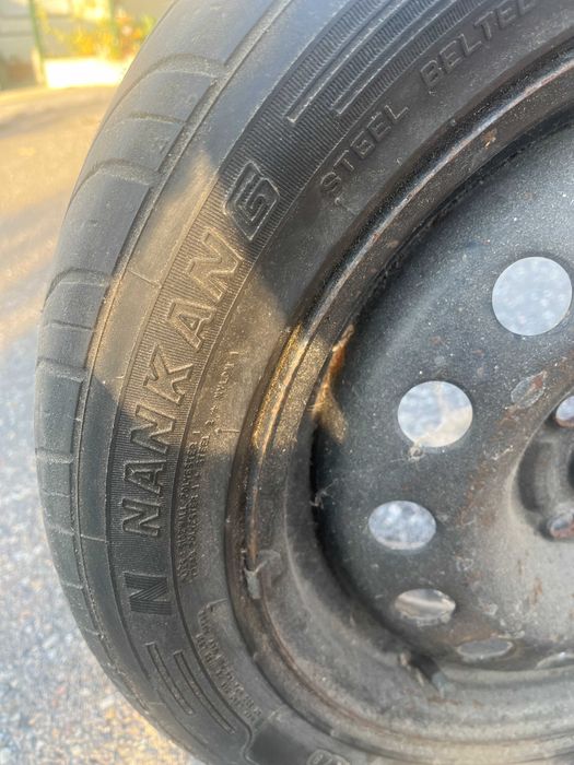 pneu sobresselente para carro  195/55 R15