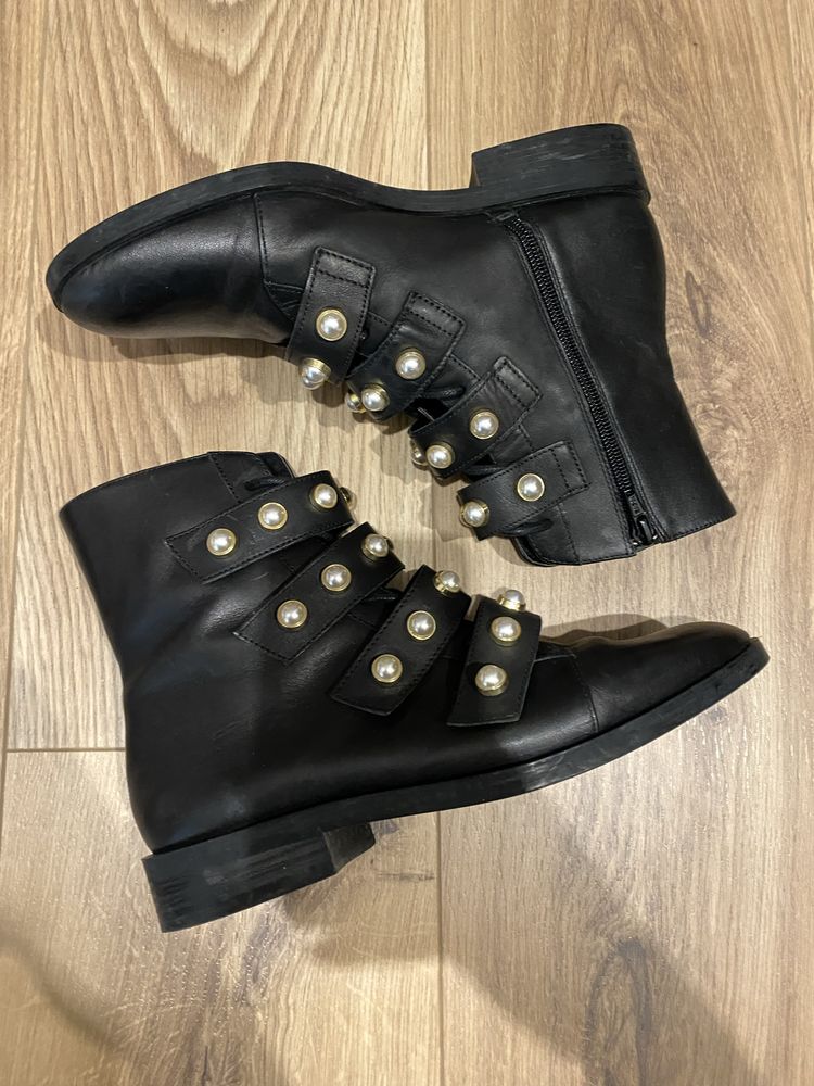 Botins e sapatilhas Zara