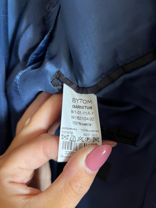 Garnitur męski BYTOM, rozmiar W182/104/92