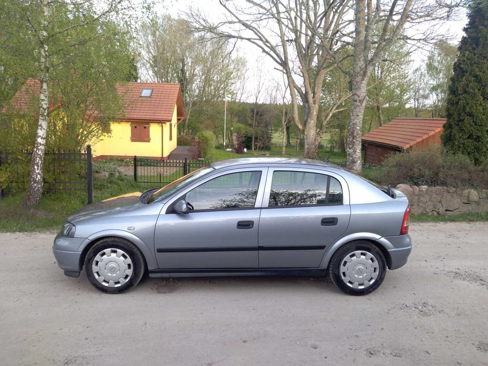Opel Astra Classic 1.4 16V 2004 rok