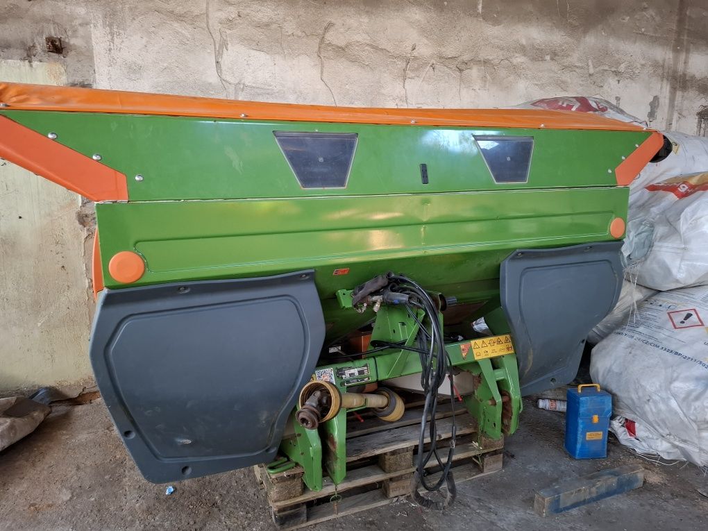 Rozsiewacz Amazone ZAM 1501 poj 2500l