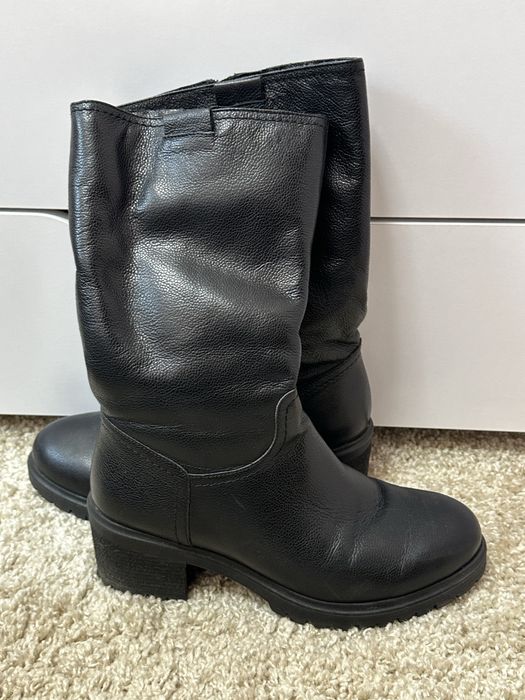 Зимові шкіряні жіночі чоботи