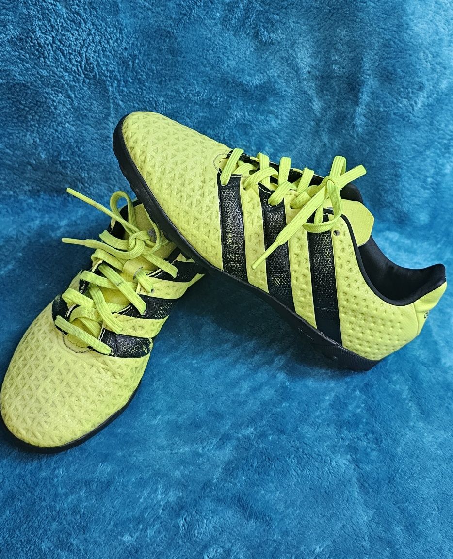 Buty Adidas r.35 na orlik