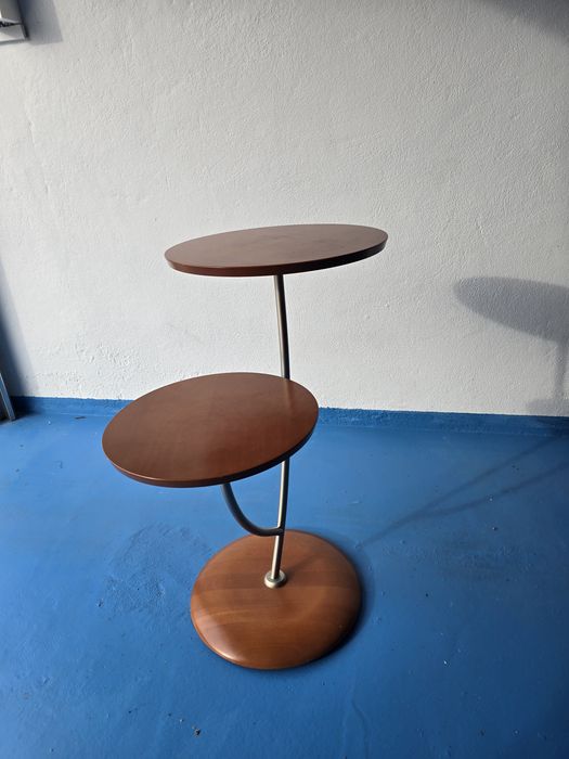 Mesinha com 2 níveis, em madeira