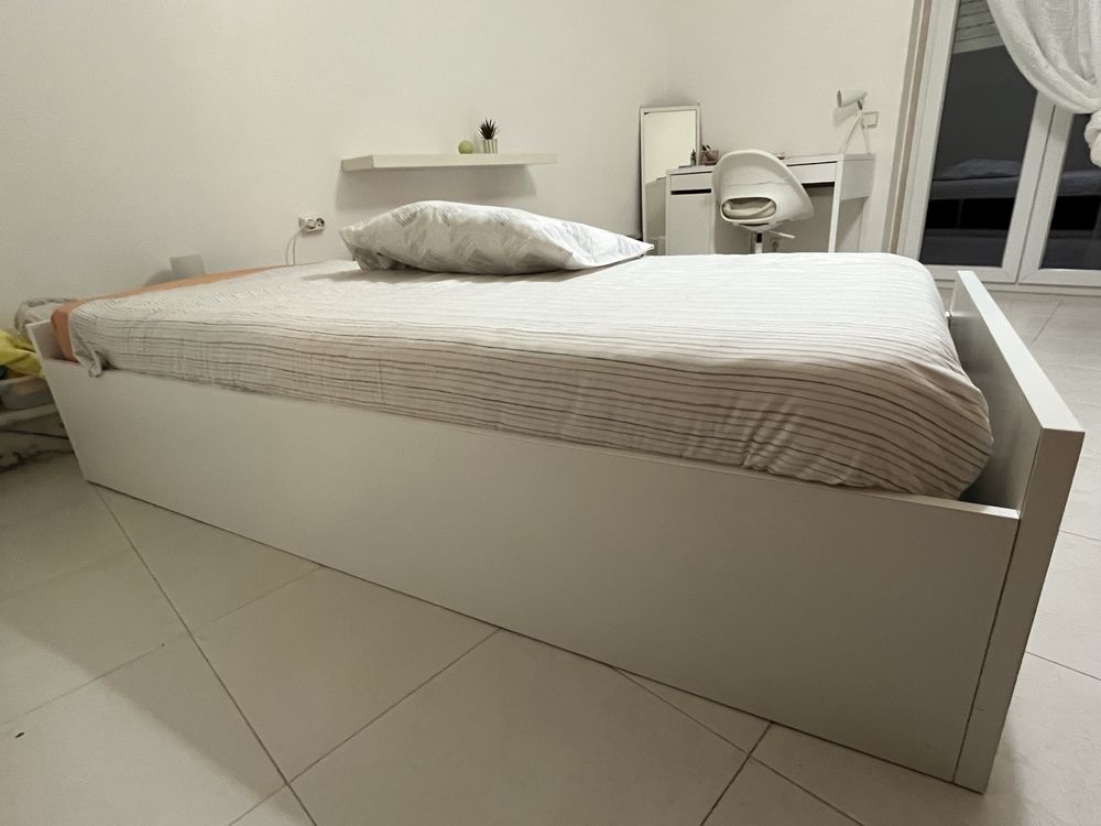 Cama de solteiro com 2 gavetas (IKEA)