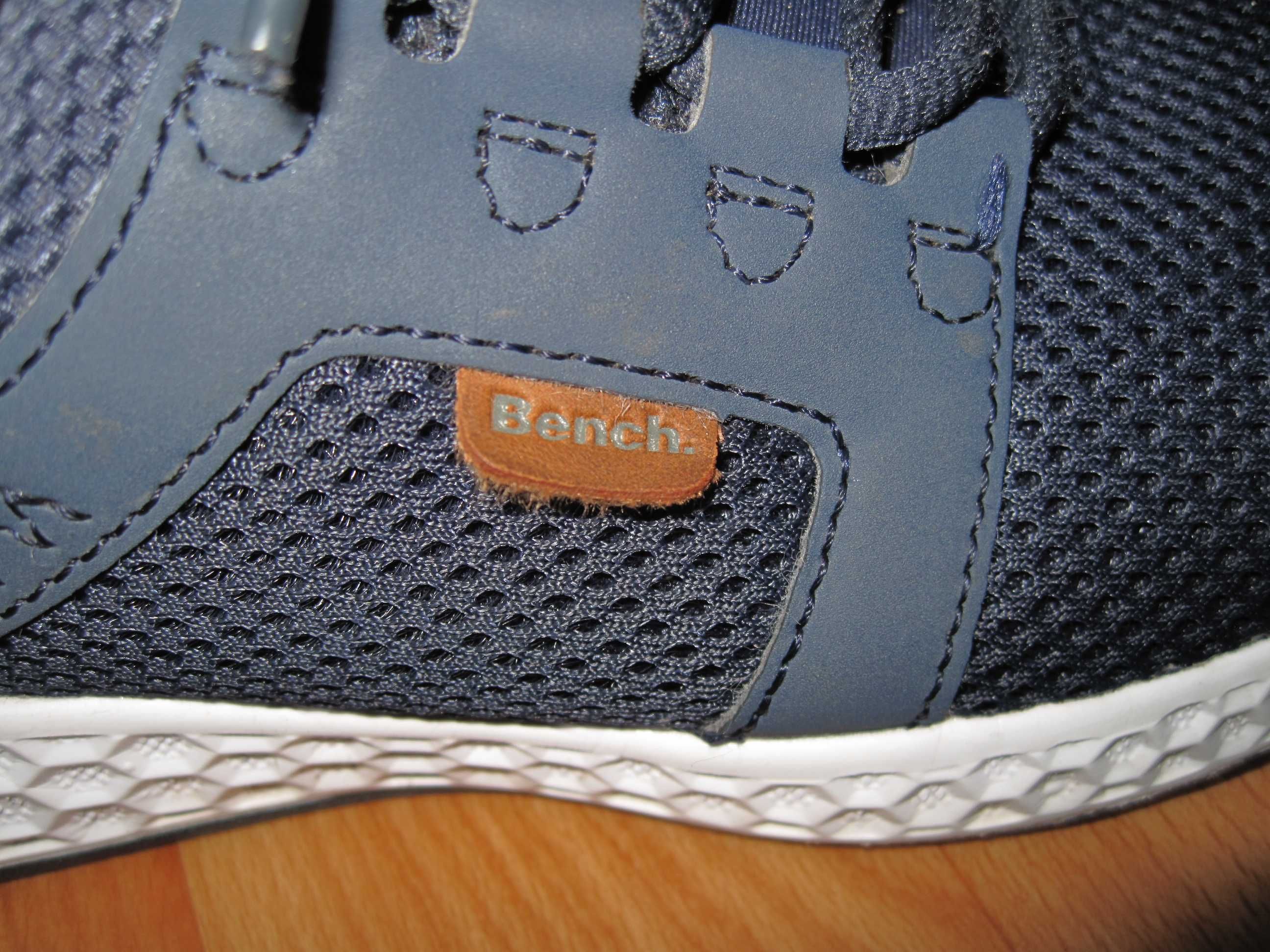 Кроссовки на мальчика 7-10 лет, фирма BENCH, куплено в Германии.