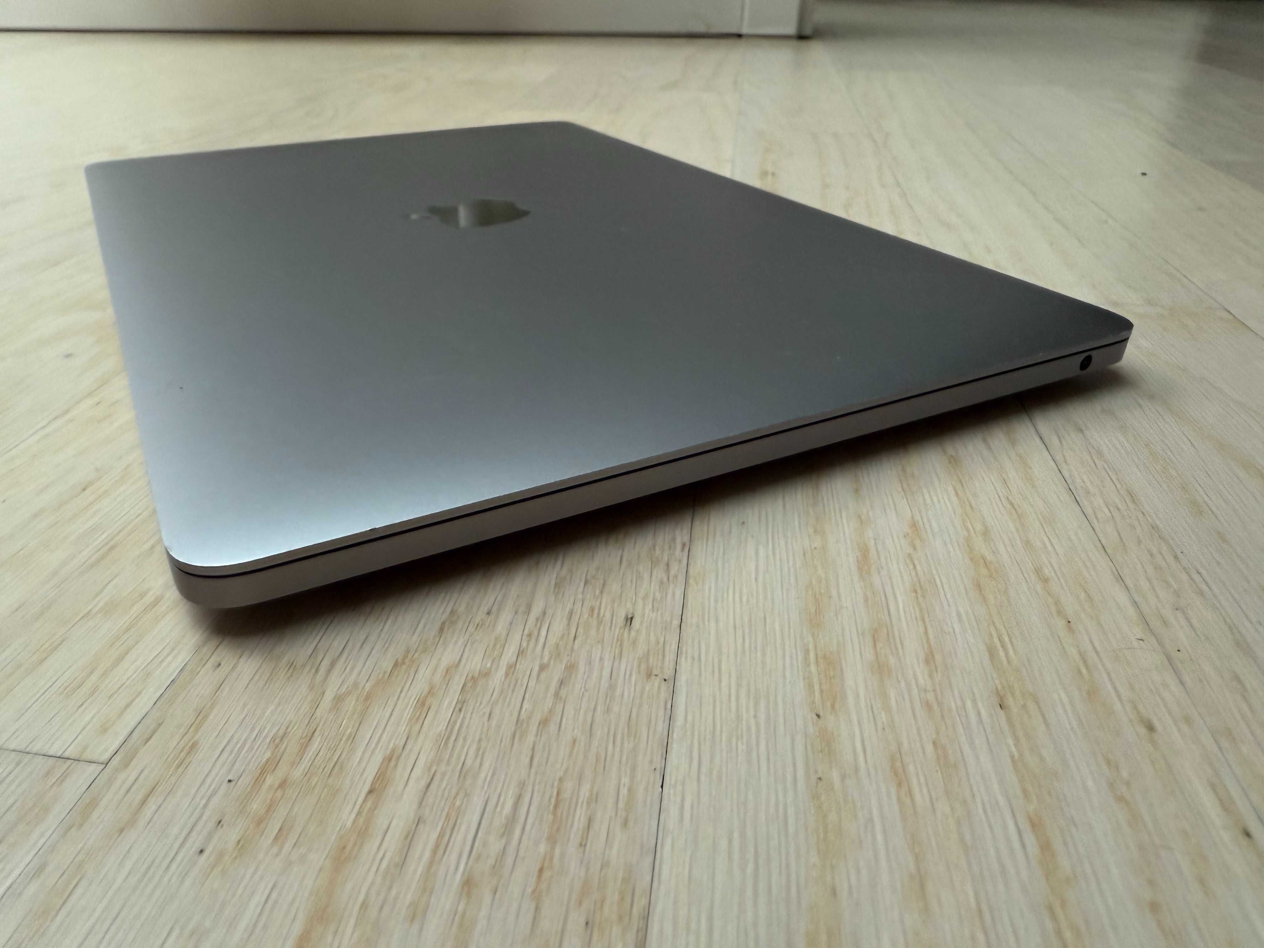MacBook Pro 13" 2020 1.4 16GB RAM 256 GB SSD