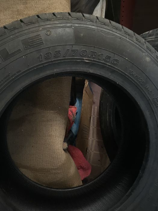 Резина 195/70R15C  (літня) нова