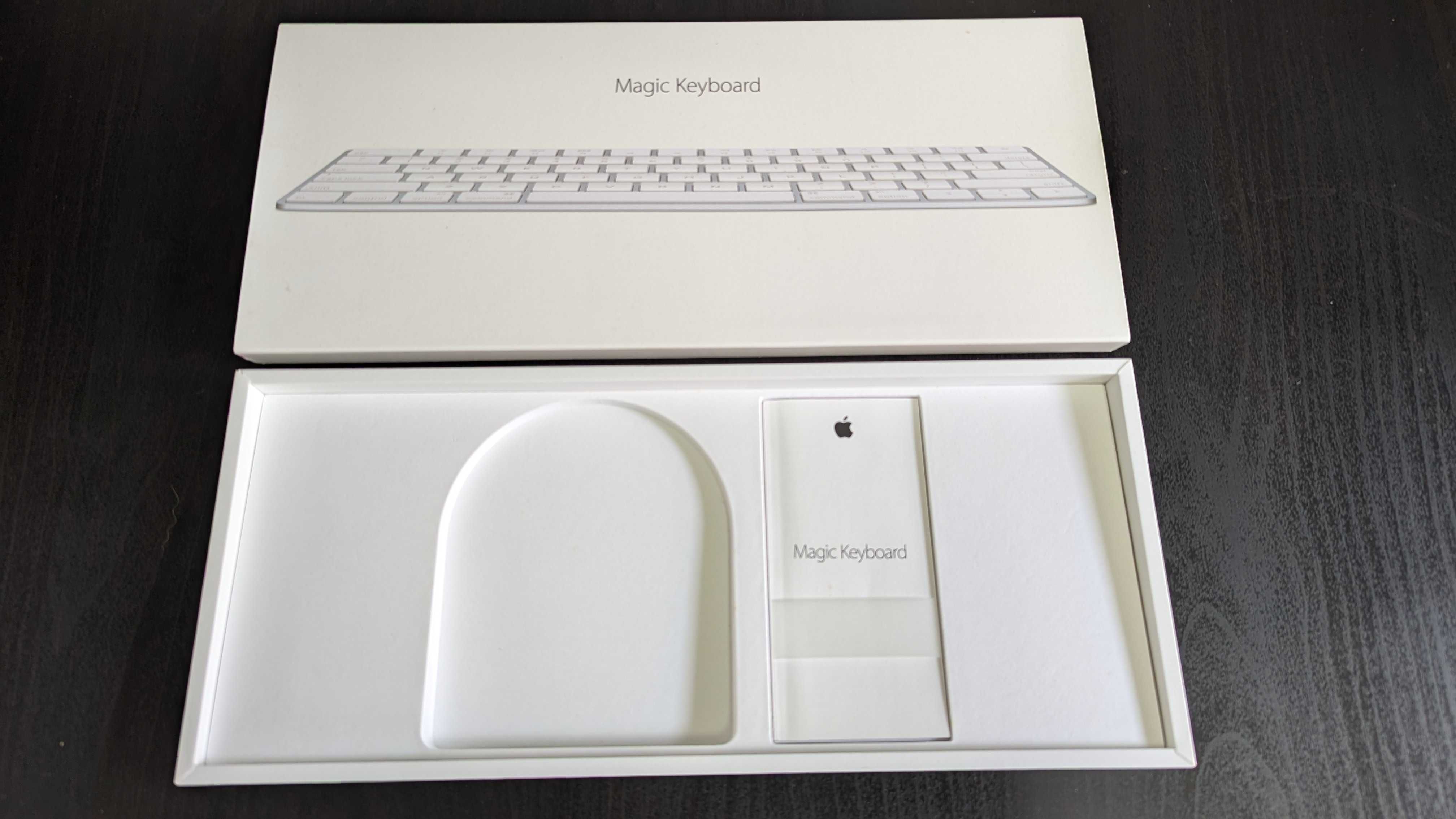 Teclado Apple Magic Keyboard c/ caixa