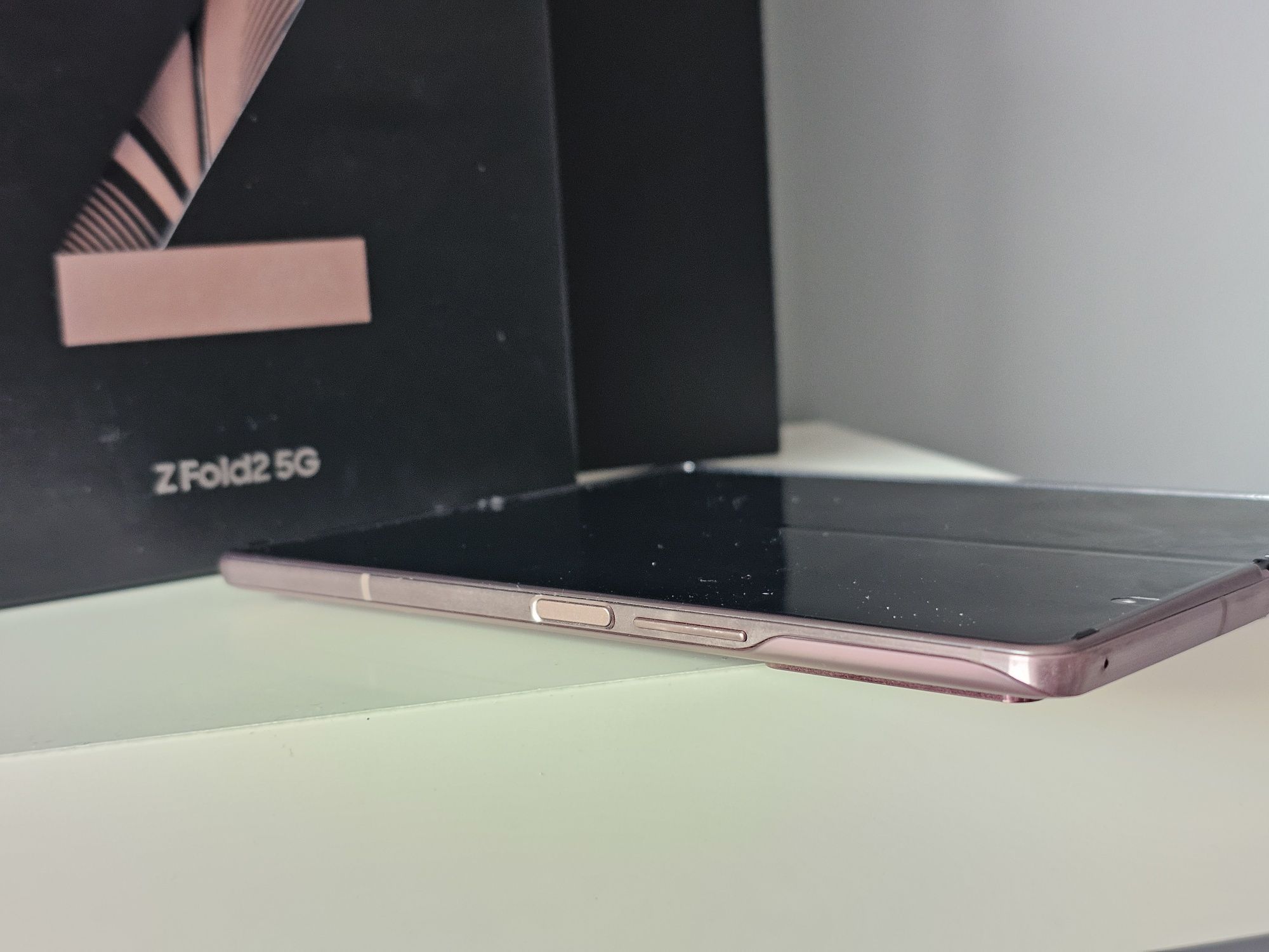 Samsung Galaxy Z Fold 2 12/256GB Miedziany - stan niemal idealny