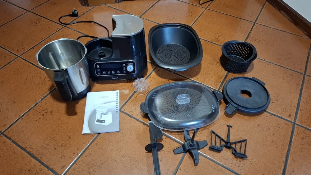 Robô de cozinha.