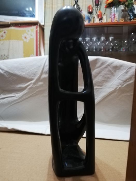 Estatueta pedra preta