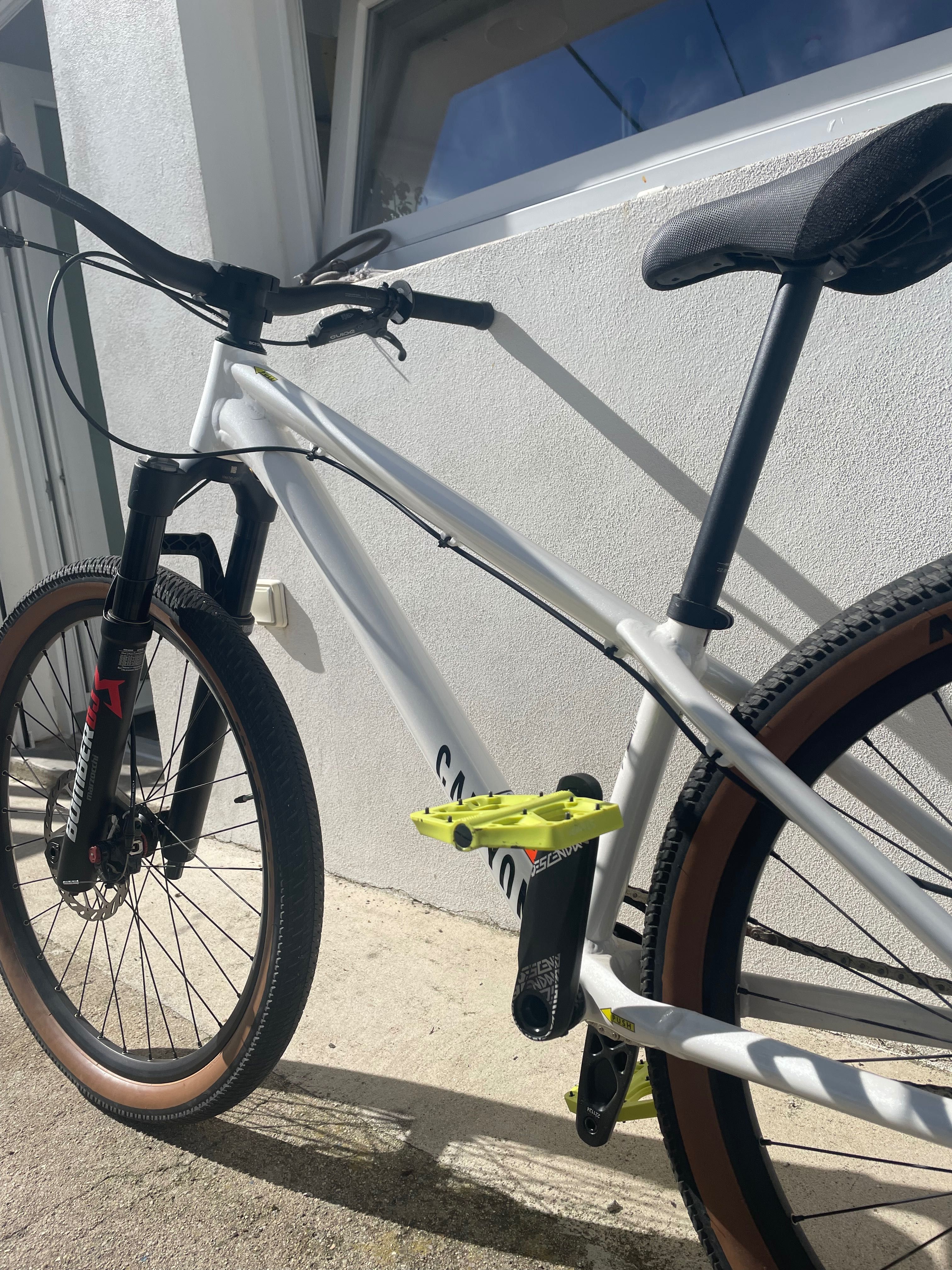 Bicicleta CANYON Stitched 360 Pro Nineyard (como nova)