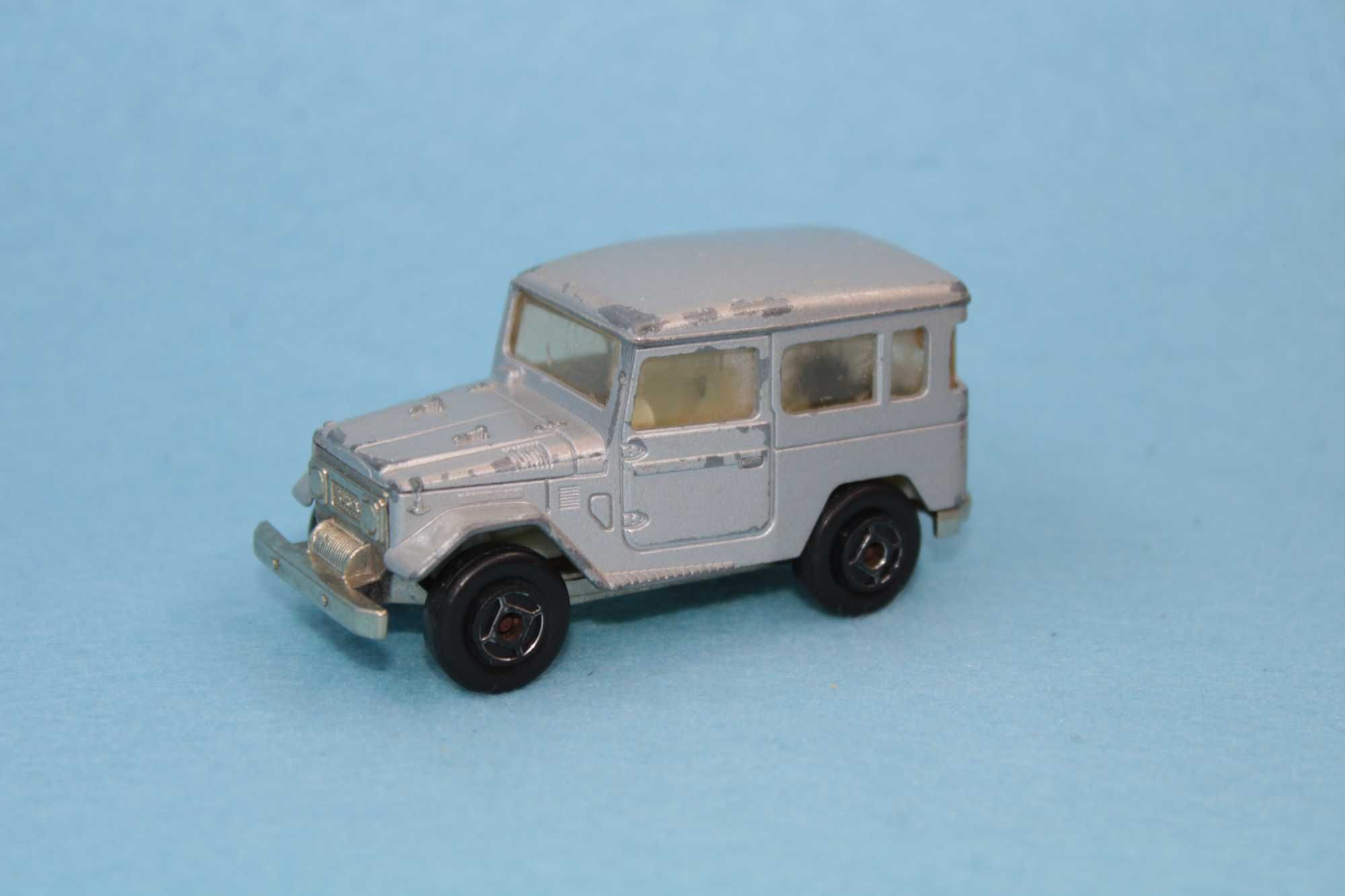 Minaitura antiga Majorette Toyota Land Cruiser