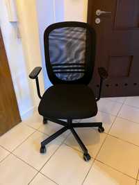 nowiusieńkie krzesło biurowe